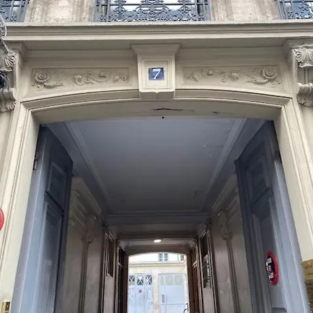 Apartment Cocon Des Champs-elysees Paris