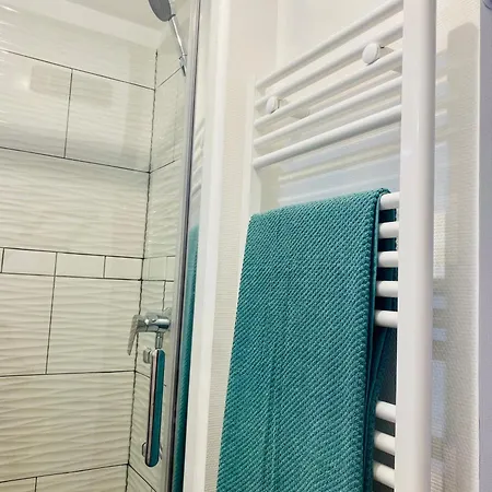 Cocon Des Champs-elysees Apartment *