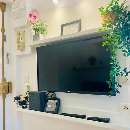 Cocon Des Champs-elysees Apartment *