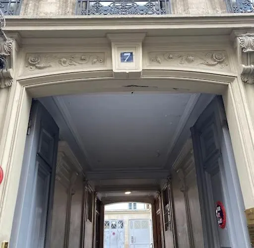 Apartment Cocon Des Champs-elysees Paris